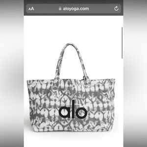 alo Iconic Shopper Tote